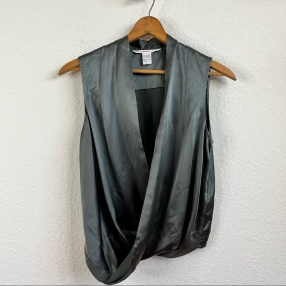Diane von Furstenberg New Issie Silk Wrap Top - Picture 1 of 8
